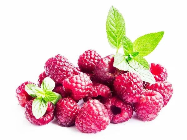 Raspberries with Mint Leaves Isolated on White — Stockfoto