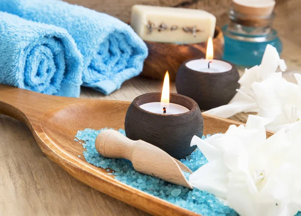 Spa naturaleza muerta con velas encendidas — Foto de Stock