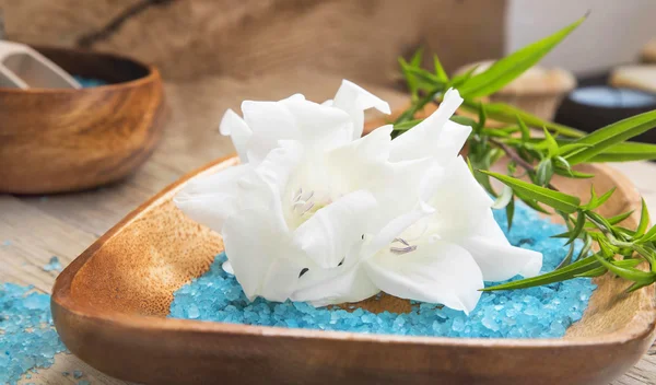 Spa Setting with White Lilies — Stock Photo, Image