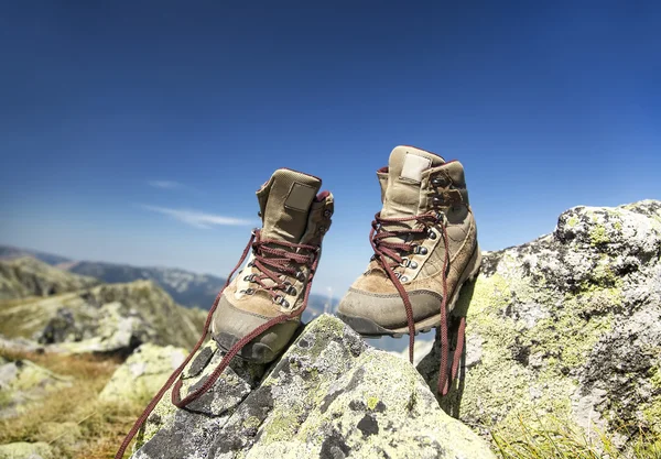 Botas de montaña para senderismo — Foto de Stock