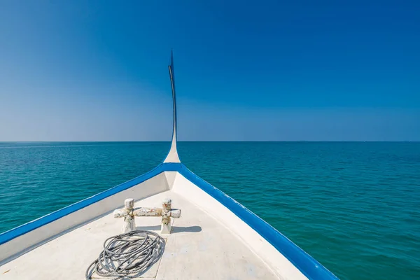 Barco Tradicional Maldivo Dhoni Con Una Increíble Vista Fondo Isla — Foto de Stock