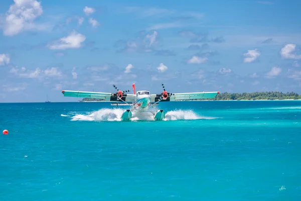 Atollo Ari Maldive 2018 Idrovolante Presso Località Balneare Tropicale Lusso — Foto Stock