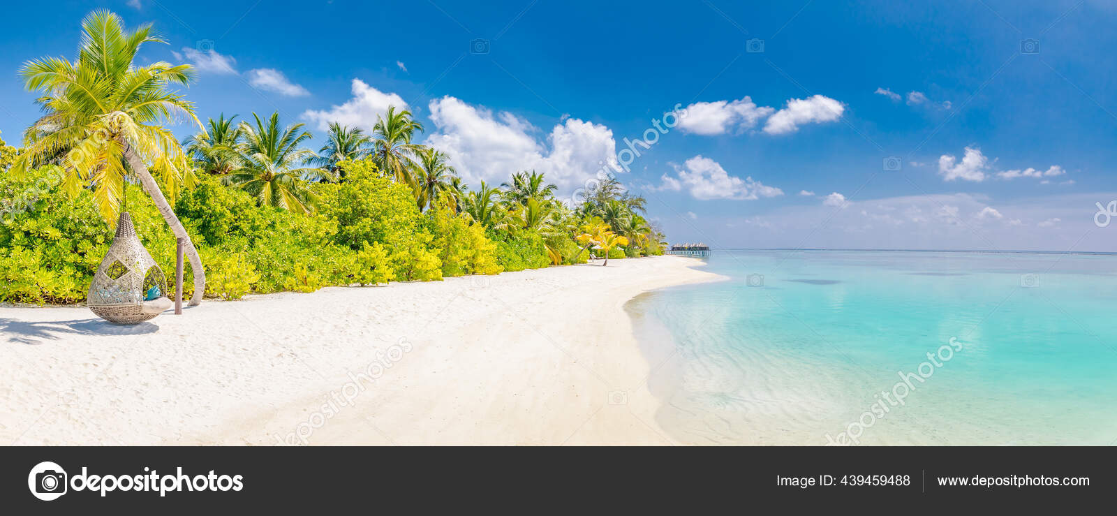 Conceito Natureza Praia Palm Beach Ilha Paradisíaca Tropical Idílica  Paisagem — Foto © icemanphotos #439459488, image size:1600x739