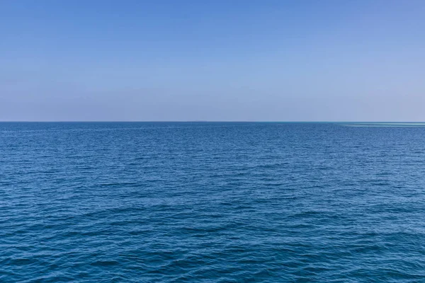 Relajante Vista Mar Cielo Mañana Cielo Azul Brillante Soleado Paisaje — Foto de Stock