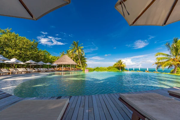 Bellissimo Resort Lusso Sulla Spiaggia Tropicale Con Vista Mare — Foto Stock