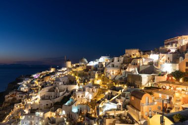 Santorini Adası 'nda güzel bir gün batımı, Yunanistan