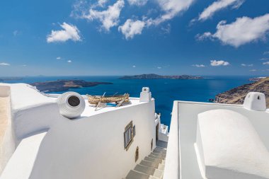 Santorini adasının güzel beyaz mimarisi, Yunanistan