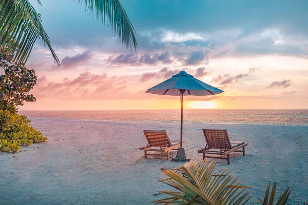 Mooi Strand Met Parasol Stoelen Tropisch Eiland — Stockfoto