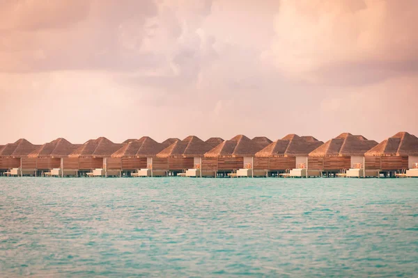 Panoramalandschaft Strand Der Malediven Tropisches Panorama Luxuriöses Villenresort Mit Holzsteg — Stockfoto