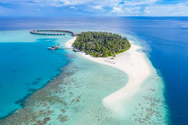 Luftaufnahme Der Wunderschönen Tropischen Insel Und Des Meeres Mit Blauer — Stockfoto