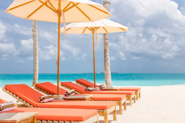 Beautiful Beach Umbrellas Chairs Tropical Island — Stock Photo, Image