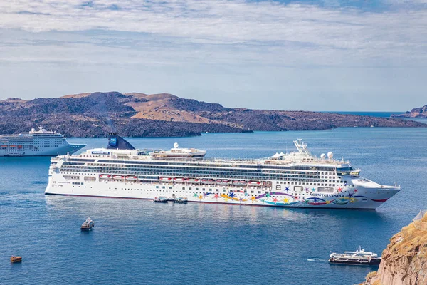 Santorini Greece 2019 Norwegian Star Cruise Ship Owned Operated Norwegian — Stock Photo, Image