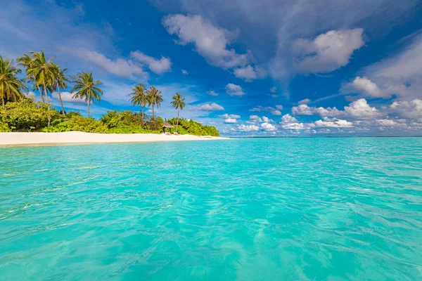 Luxe Resort Strand Prachtige Zwerflust Reisbestemming Schilderachtig Palmbomen Boven Wit — Stockfoto