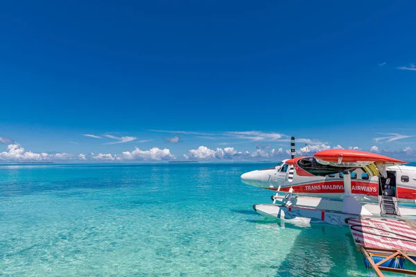 2019 Ari Atoll Maldives モルディブ海の水上飛行機でエキゾチックなシーン エキゾチックな目的地で素晴らしい旅行の背景 モルディブでの休暇や休暇のコンセプトの背景 — ストック写真