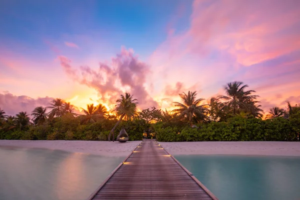 Jetée Bois Plage Tropicale Pendant Coucher Soleil — Photo