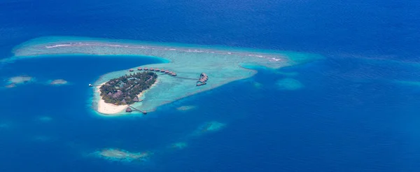 モルディブの環礁の空中ビューは世界トップの美しさです モルディブ観光 — ストック写真