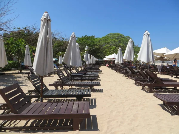 Badung Bali Indonesia Octubre 2019 Fila Sillas Playa Playa Bengiat — Foto de Stock