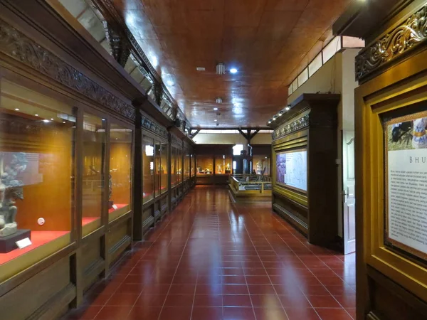 Denpasar Indonesien Oktober 2019 Antike Objekte Vitrinen Bali Museum — Stockfoto