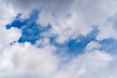 Mavi gökyüzü bulutu