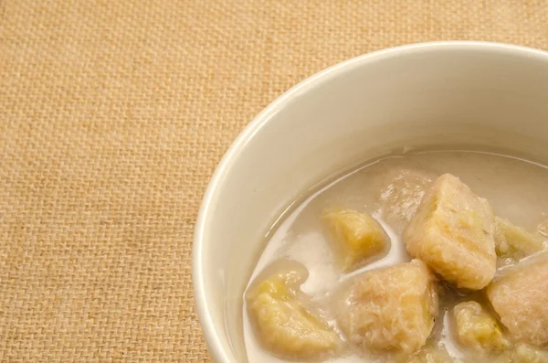 バナナ ココナッツ ミルクでタイのデザート — ストック写真
