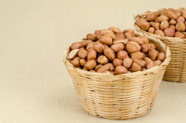 Сырой арахис — стоковое фото