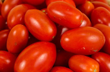 çeri domatesler