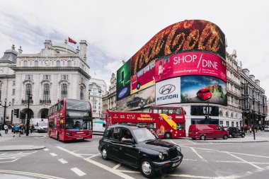 Piccadilly circus, Londra