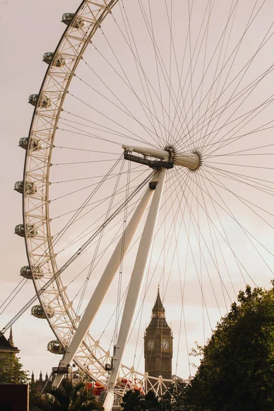 Wieży Big Bena i London Eye — Zdjęcie stockowe