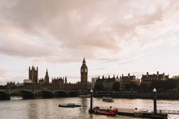 Big Ben view from pier — Stock Photo, Image