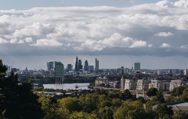 bulutlu bir günde güzel Londra