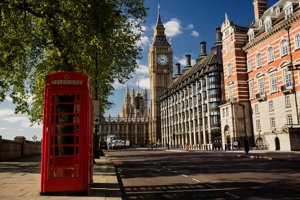 Londýn telefonní budky a big ben — Stock fotografie