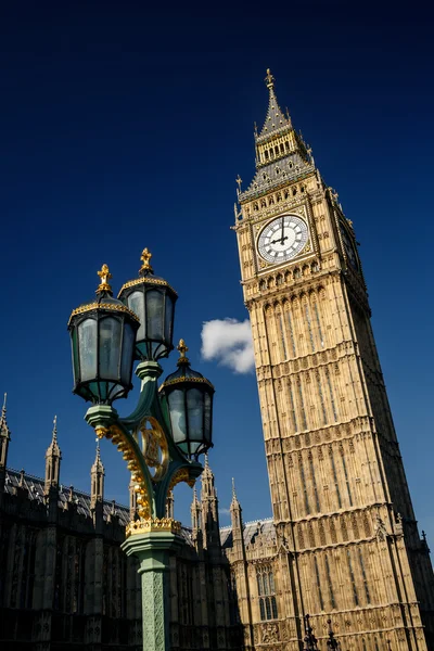 Lantern in front of Big Ben — Stock Photo, Image