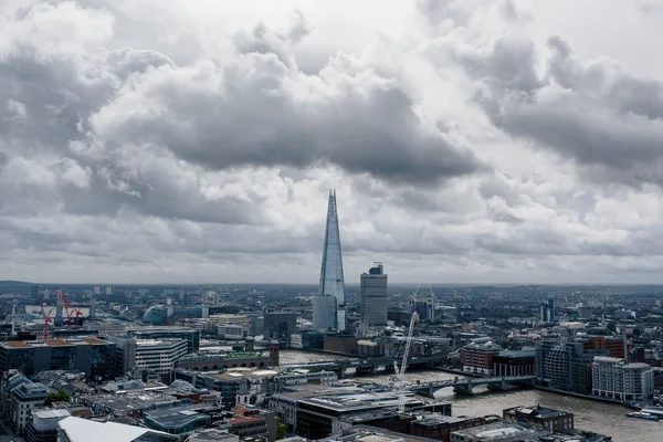 De Scherf wolkenkrabber in Londen — Stockfoto
