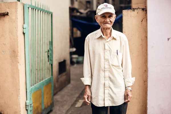 Gamla asiatiska man från vietnam — Stockfoto