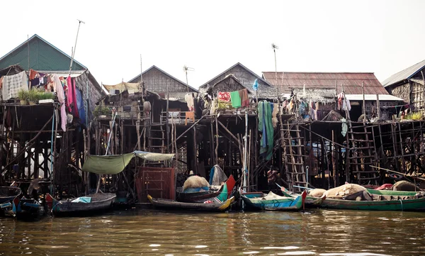 Kompong phlok schwimmendes Dorf — Stockfoto