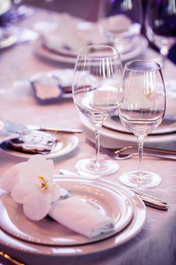 Restoranda boş bardaklar