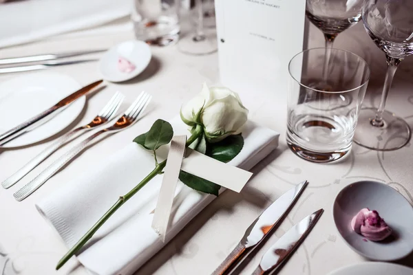 Table setting for celebration — Stockfoto