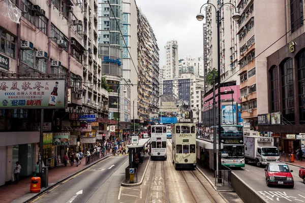 在道路上的双层电车 — 图库照片