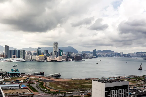 Hong Kong гавань та місто будівлі — стокове фото