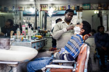 Kuaför tıraş adam Delhi