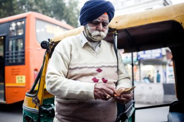 Zengin üst düzey Hintli adam