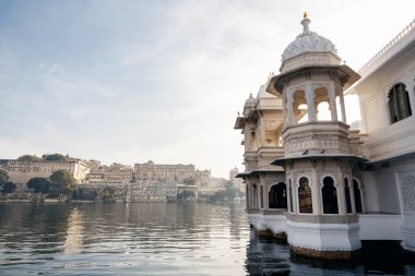 Taj göl Sarayı Udaipur içinde