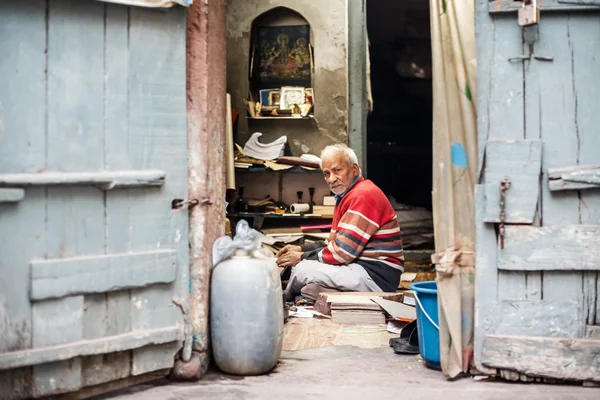 दिल्ली में गरीब कार्यकर्ता आदमी — स्टॉक फ़ोटो, इमेज