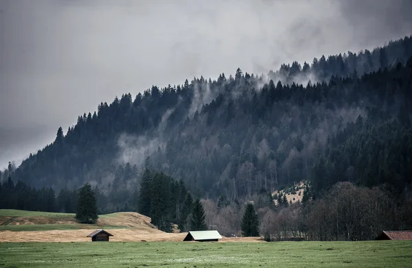 Alpes bávaros durante o dia nublado — Fotografia de Stock