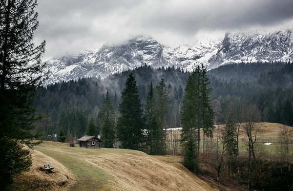 Alpes bávaros durante o dia nublado — Fotografia de Stock