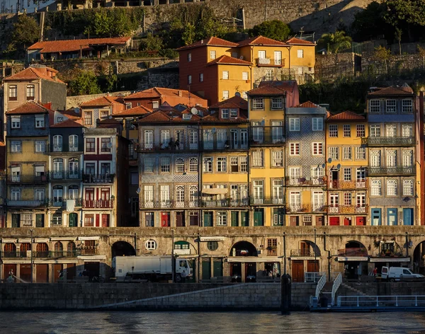 Bunte Häuser von Porto City — Stockfoto