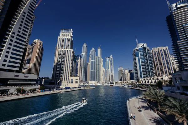 Dubai marina panoramę. — Zdjęcie stockowe
