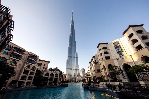 Dubai Welthandelszentrum und Burj Khalifa. — Stockfoto