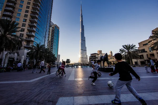 Dubai World Trade Center e Burj Khalifa . — Fotografia de Stock