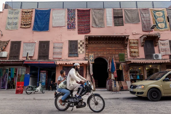 Djemaa El-fna em Marrakech, Marrocos — Fotografia de Stock